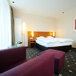 Lindenhof Hotel 4*