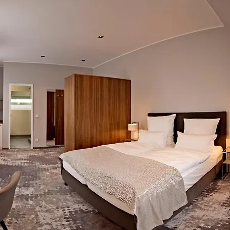 Отель Lindenhof 4*